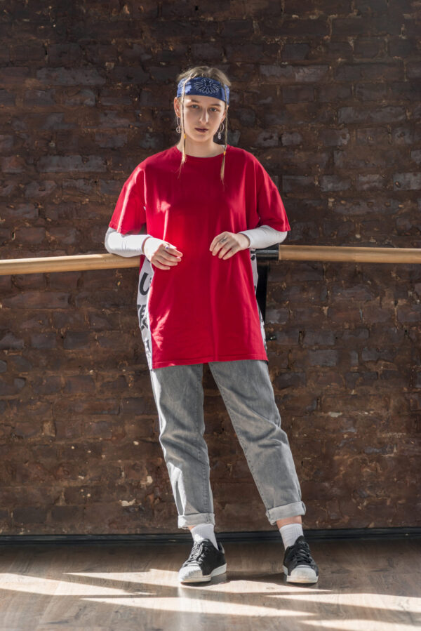 Introduction by the beautiful young woman wearing baggy clothes from the best Streetwear brand in India